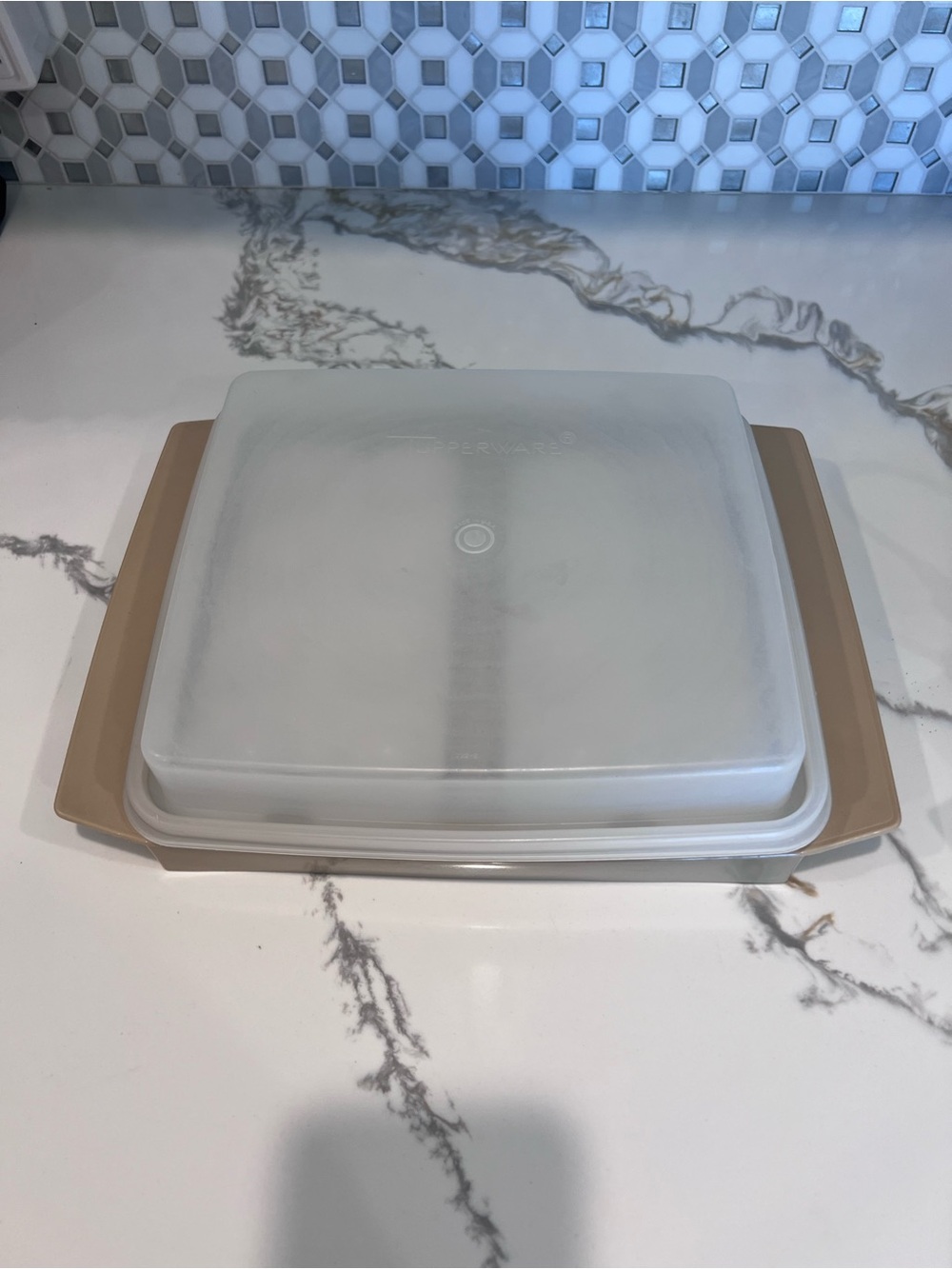 Vintage Tupperware 723-3 Egg Keeper Carrier Container With Lid Almond Beige